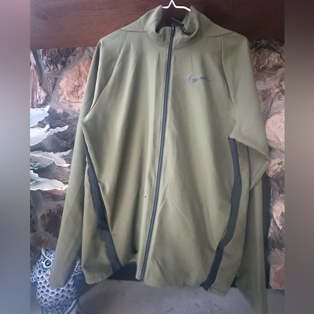 Nike Dri-Fit Men’s Light Weight Active Wear Jacket